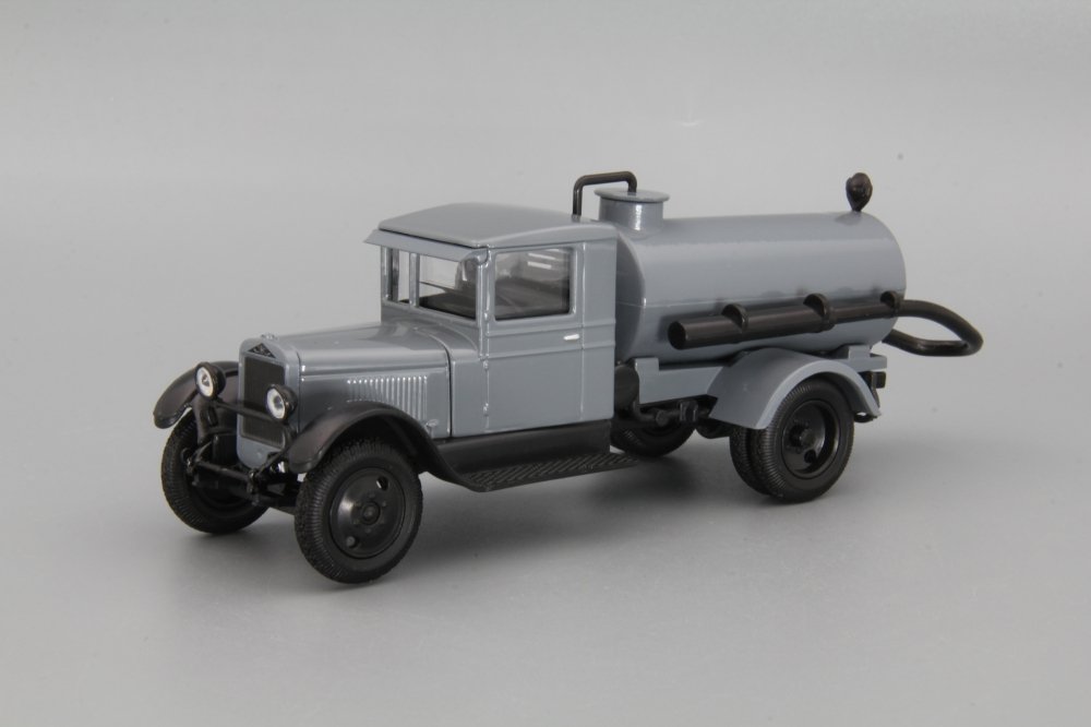 1:43 Ассенизаторская машина (АСМ) на базе ЗИS-5, серый - H911