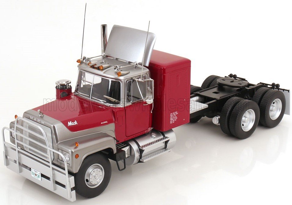 1:18 MACK Rl700l Tractor Truck 3-assi (1974), Red Silver - RK180173