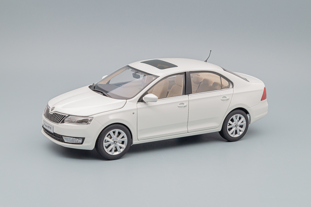 1:18 SKODA Rapid (2013), white candy uni - 2311W-X1