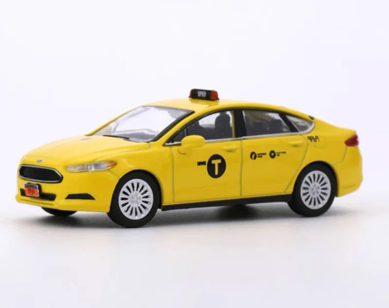 1:64 FORD Fusion (2013) New York City Taxi, yellow - 596-55