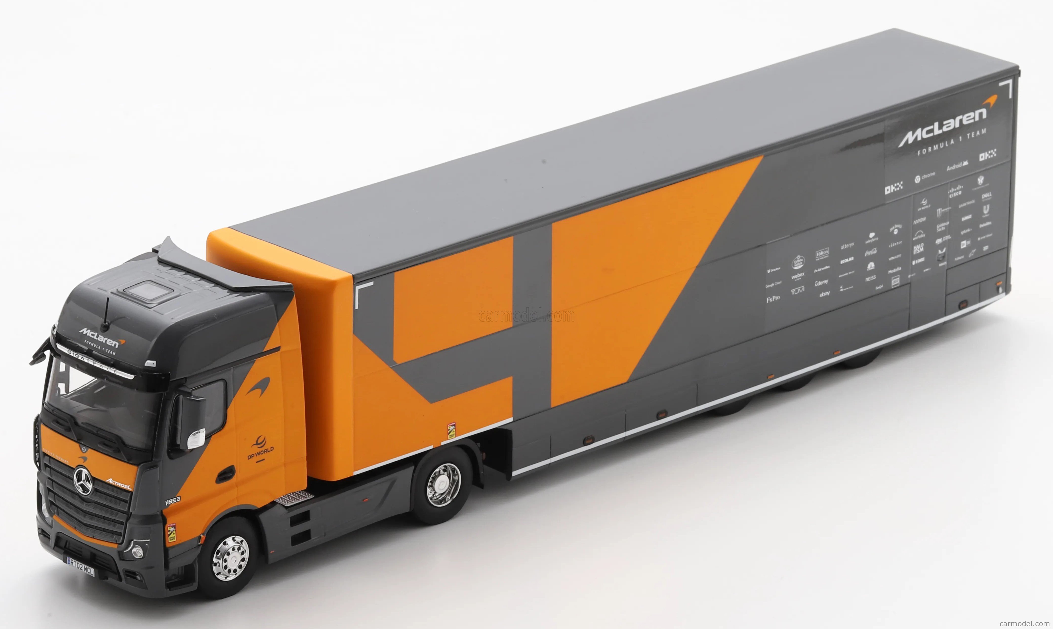 1:43 MERCEDES-BENZ Actros MP4 1851 Truck Car Transporter Team McLaren F1 Formula One Season (2024) - S8609
