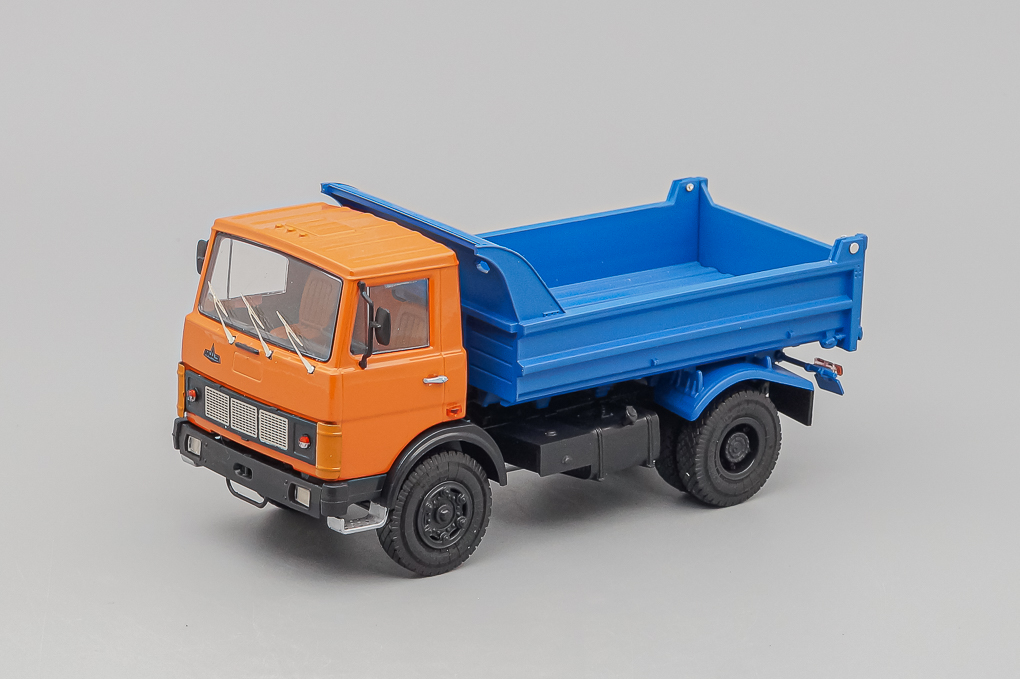 1:43 Минский 5551 самосвал ранняя кабина (1988), оранжево-синий - 100497.ос-X1
