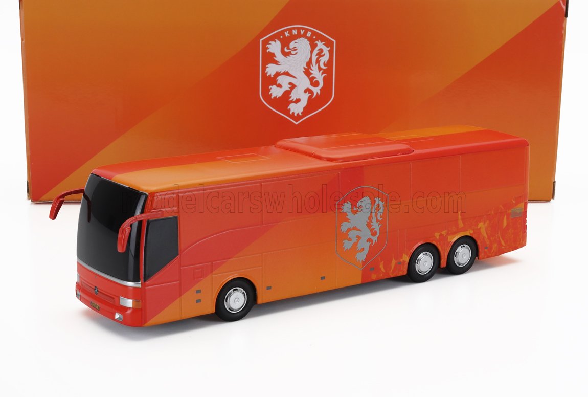 1:64 AUTOBUS Knvb Dutch Football Players Bus (2024), Orange - MX64001