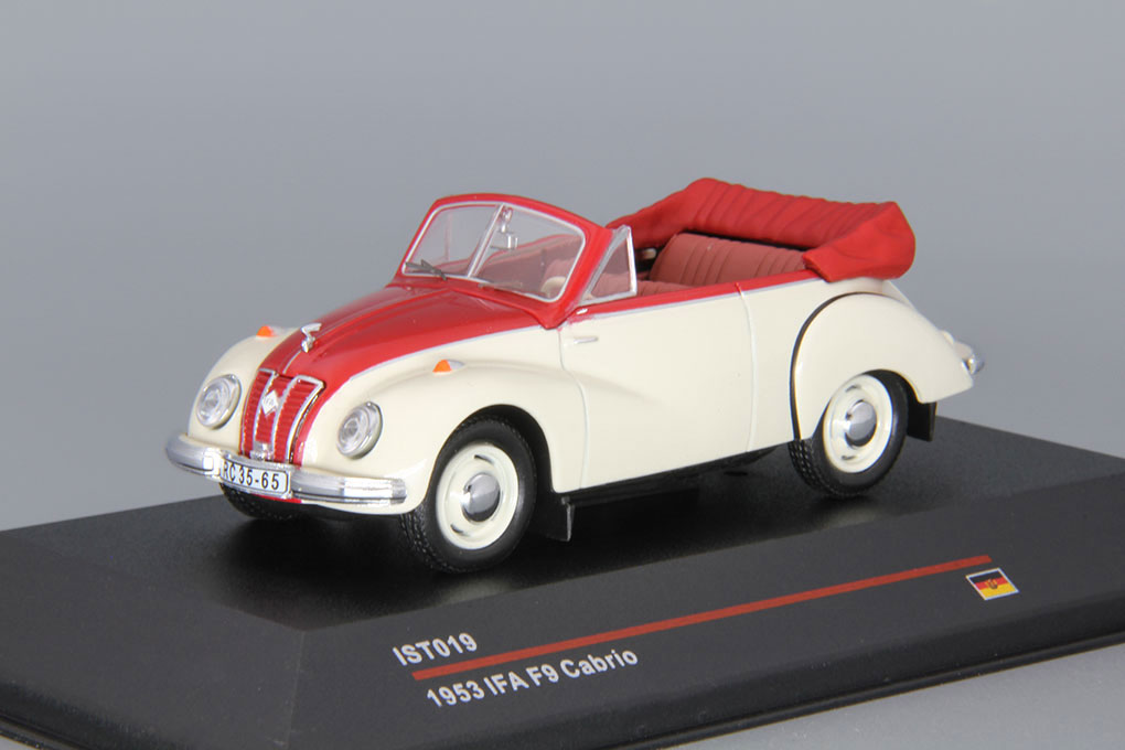 1:43 IFA F9 Cabrio (1953), white / red - IST019-X2