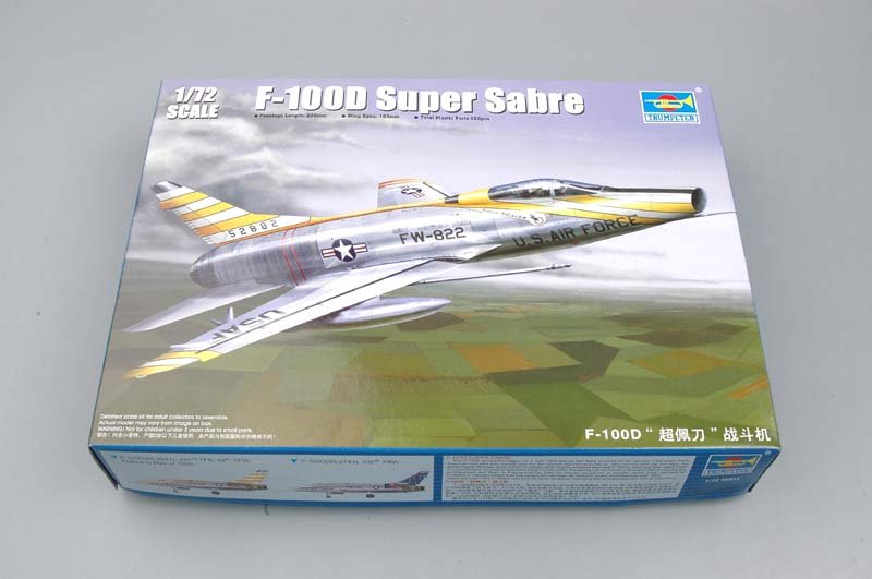 1:72 Сборная модель Американский истребитель F-100D SUPER SABRE - 01649