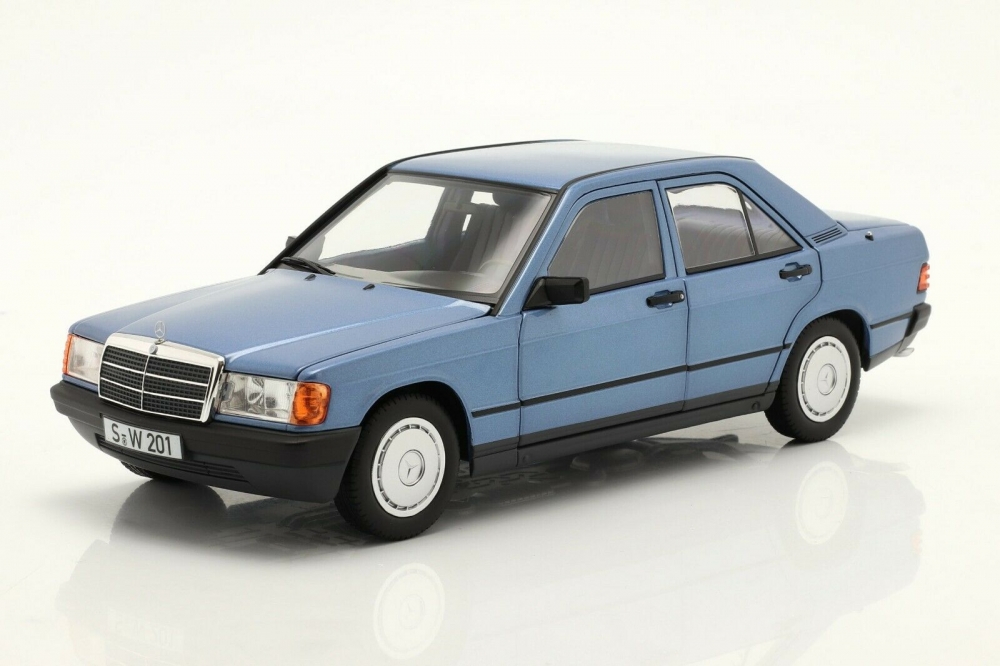 1:18 MERCEDES-BENZ 190E (W201) голубой металлик, 1982 - B66040661