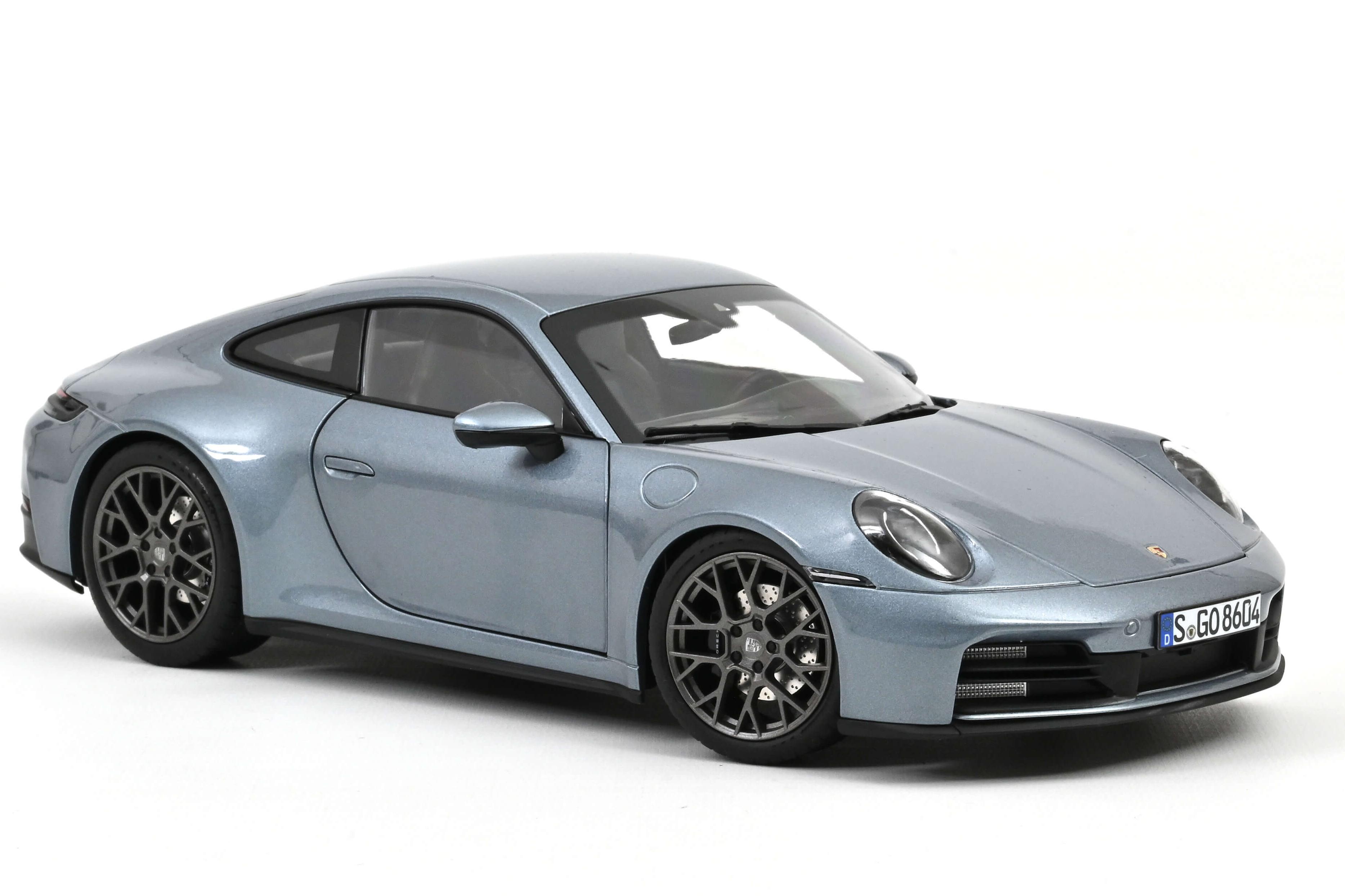 1:18 PORSCHE 911 Carrera Coupe (992.2) (2025), Polar Silver Metallic - 187170