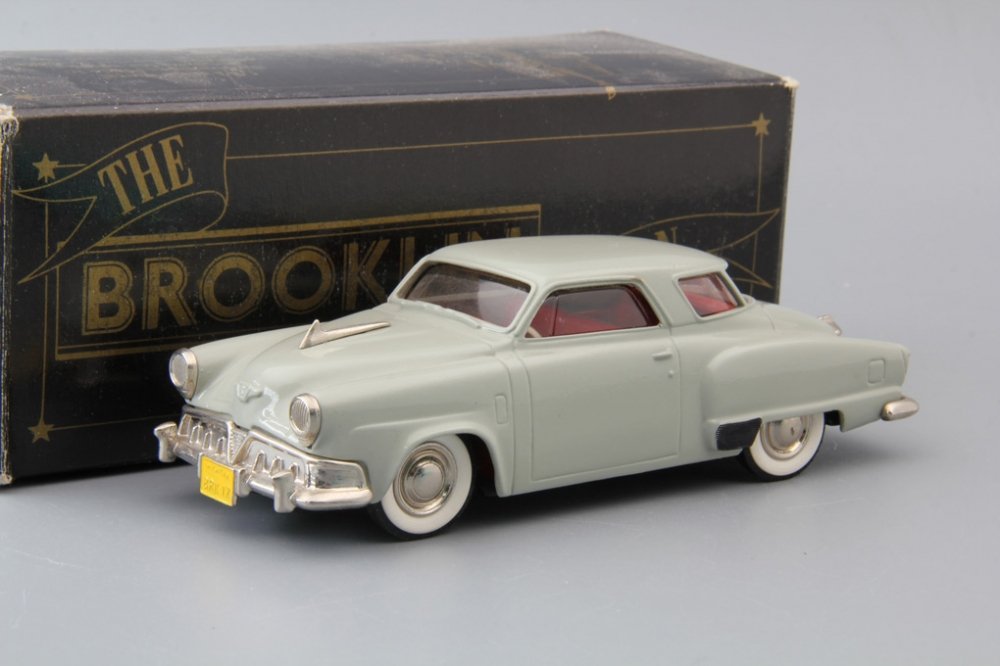 1:43 STUDEBAKER Champion Starlight Coupe (1952), light grey - BRK.17