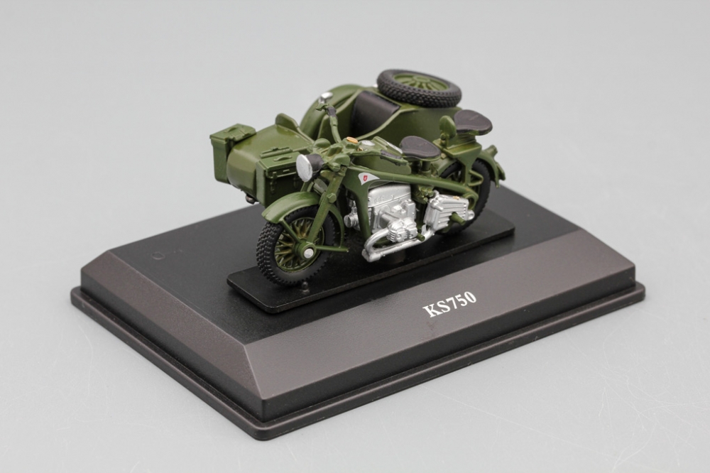 1:43 Zundapp KS750 motorcycle with sidecar, matte dark green - 4-92143