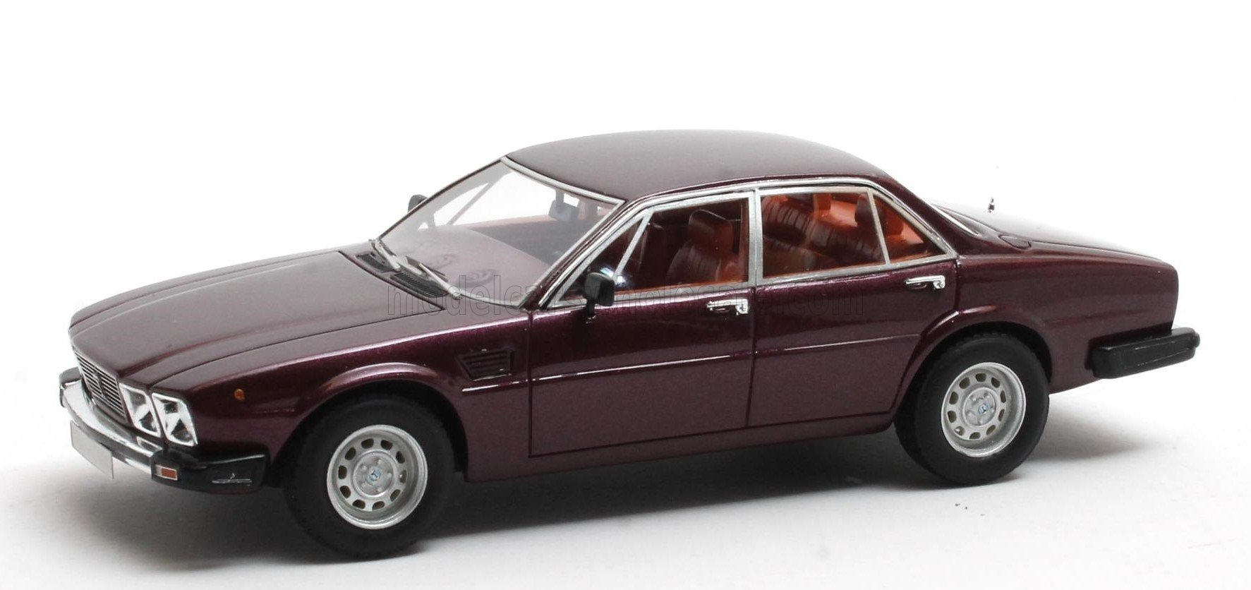 1:43 DE TOMASO Deauville 2-series (1983), Red Met - MX40404-051