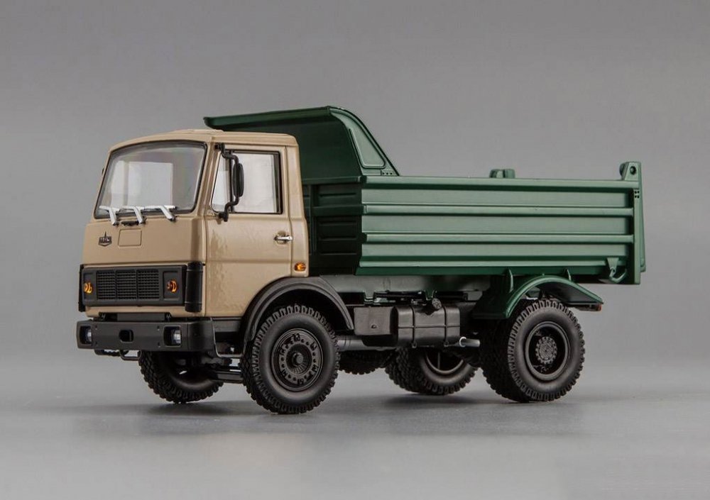 1:43 Минский 555102 самосвал (1988-1993), бежевый / зеленый - H7050