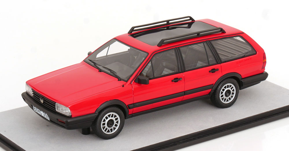 1:18 VOLKSWAGEN Passat 32b Variant (1980-1989), red - 104776