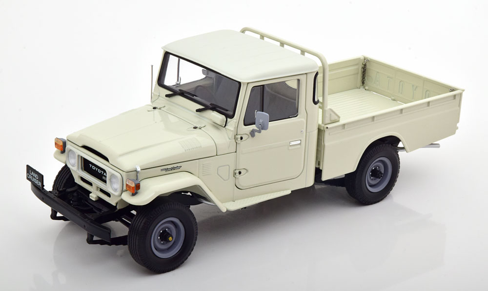 1:18 TOYOTA Land Cruiser 40 (1980), weiß - 08958W