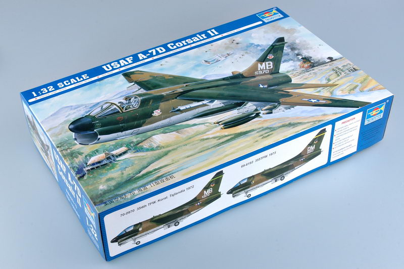 1:32 Сборная модель Американский штурмовик Ling-Temco-Vought A-7D Corsair II - 02245