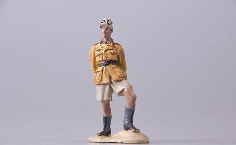 1:32 Фигурка Africa Korps General, 1942 - NWW064