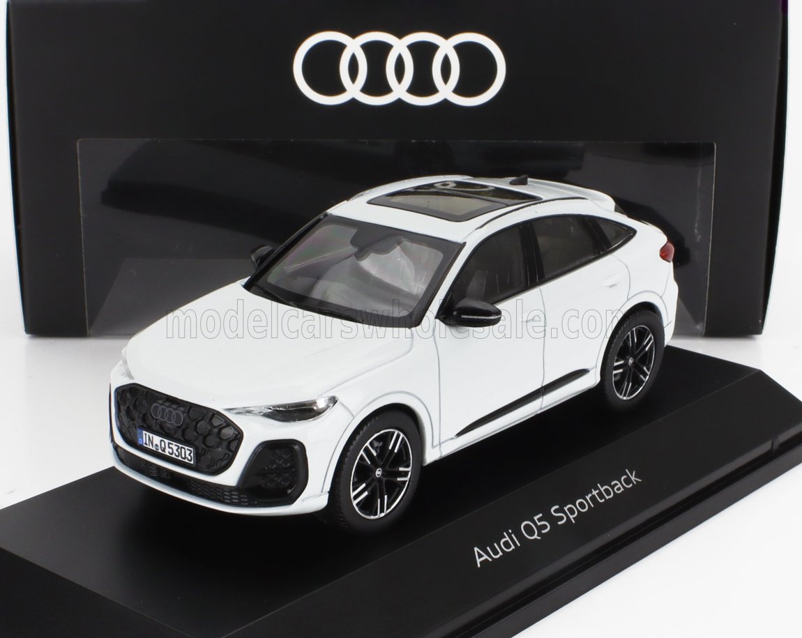 1:43 AUDI Q5 Sportback (2025), White - 5012505031
