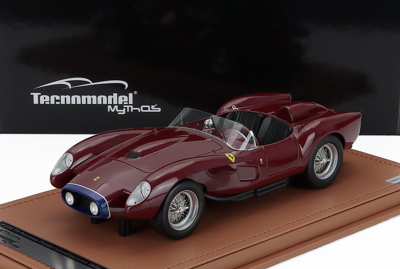 1:18 FERRARI 250tr 3.0l V12 Pontoon Fender Testarossa Spider Street Version (1958), Rosso Mugello - Bordeaux - TM18-254O