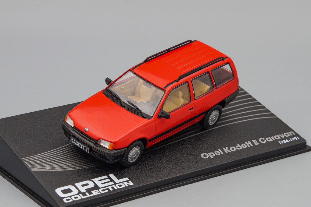 1:43 OPEL Kadett E Caravan (1984-1991), red - OP105