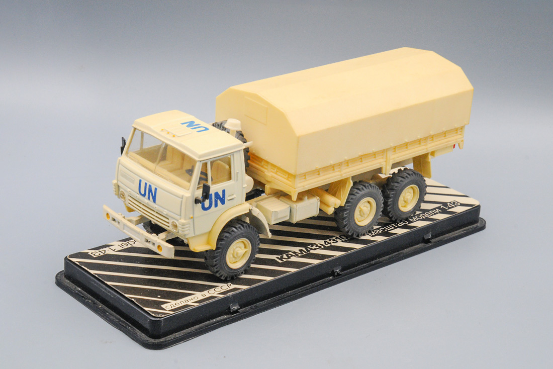 1:43 Камский грузовик 4310 ООН, белый (Сделано в СССР) - LOT-1284