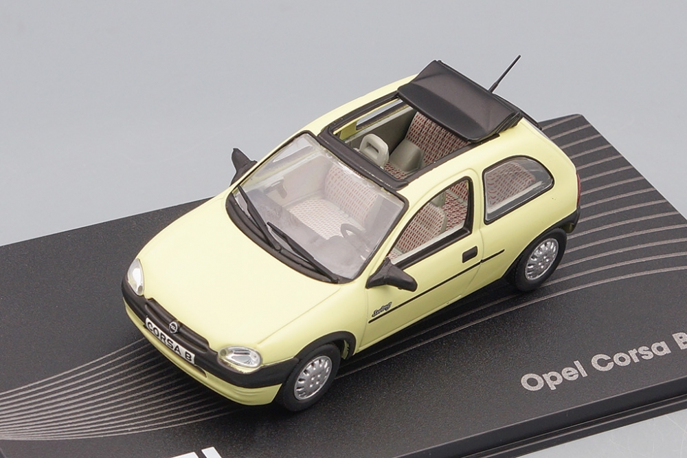 1:43 OPEL Corsa B Swing open (1993-2000), light green - OP21