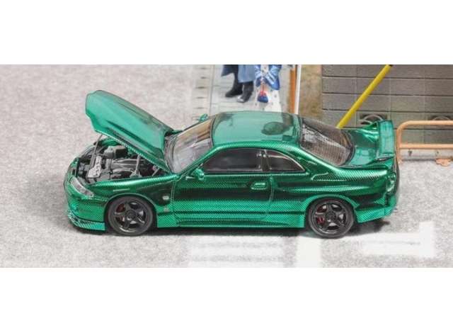 1:64 Nissan GTR-R33 with opening hood, green / full carbon - FH017