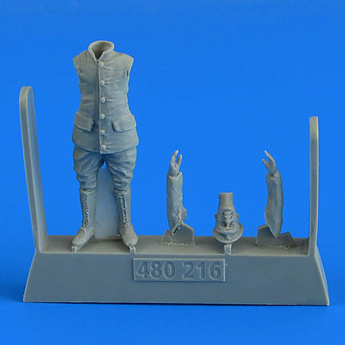 1:48 German or Austro-Hungarian WWI aircraft mechanic - 480 216