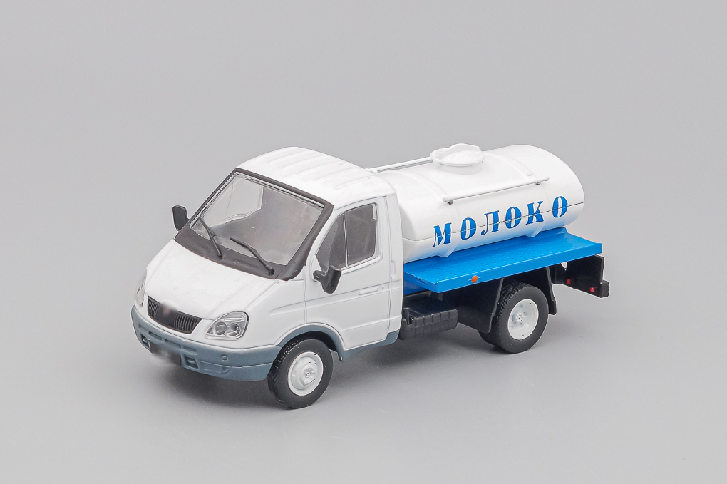 1:43 Горький 3302 Молоковоз, Автомобиль на службе 46, белый - ANS046-X4