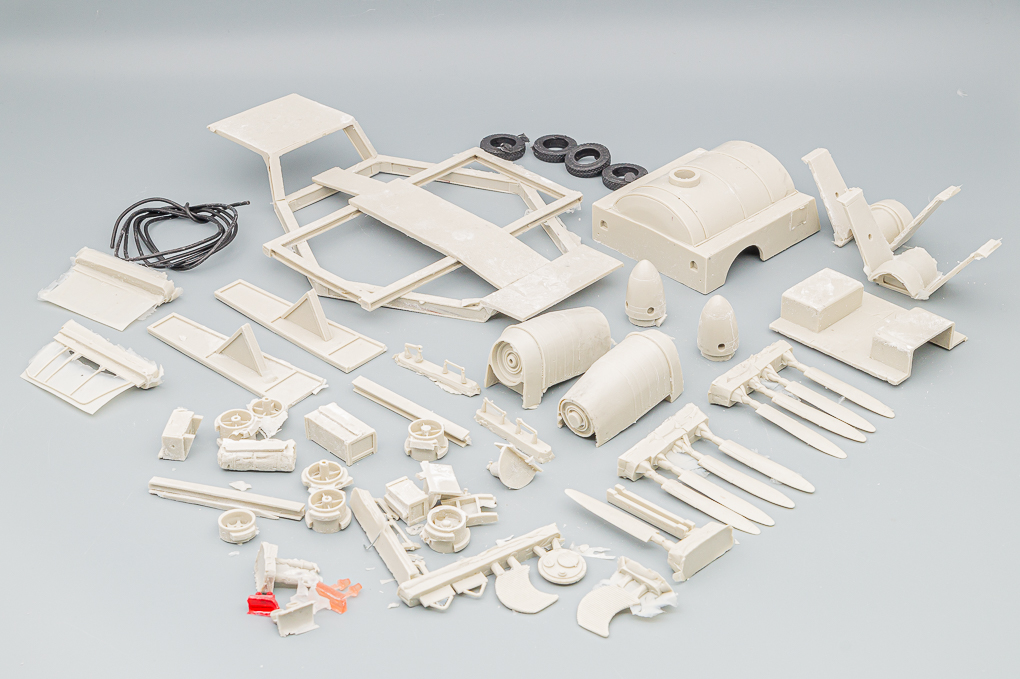 1:43 Сборная модель Ветровая, винтовая машина ВМВ-3 с двигателями АИ-20 (на прицепе)