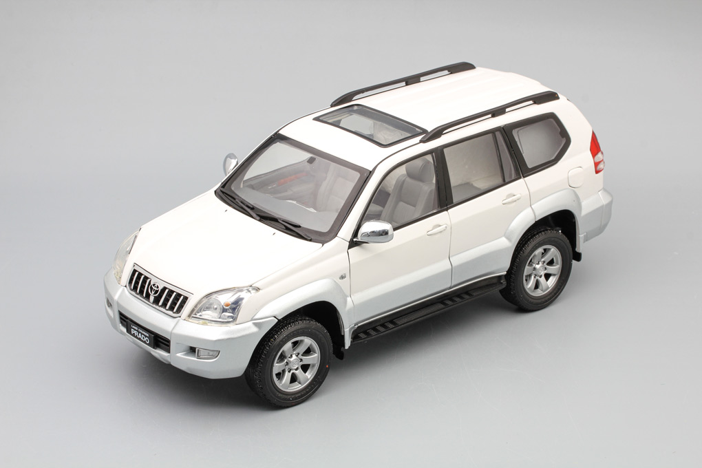 1:18 TOYOTA Land Cruiser Prado (2005), white - 2027W-X1