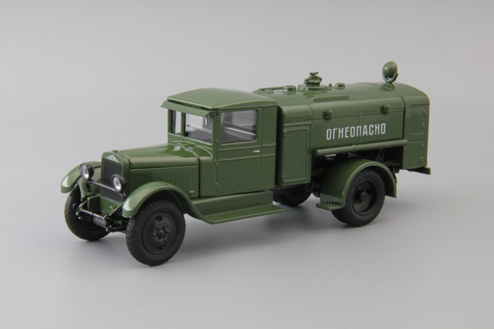 1:43 ЗИS-5 Топливозаправщик БЗ-39, зеленый - H917