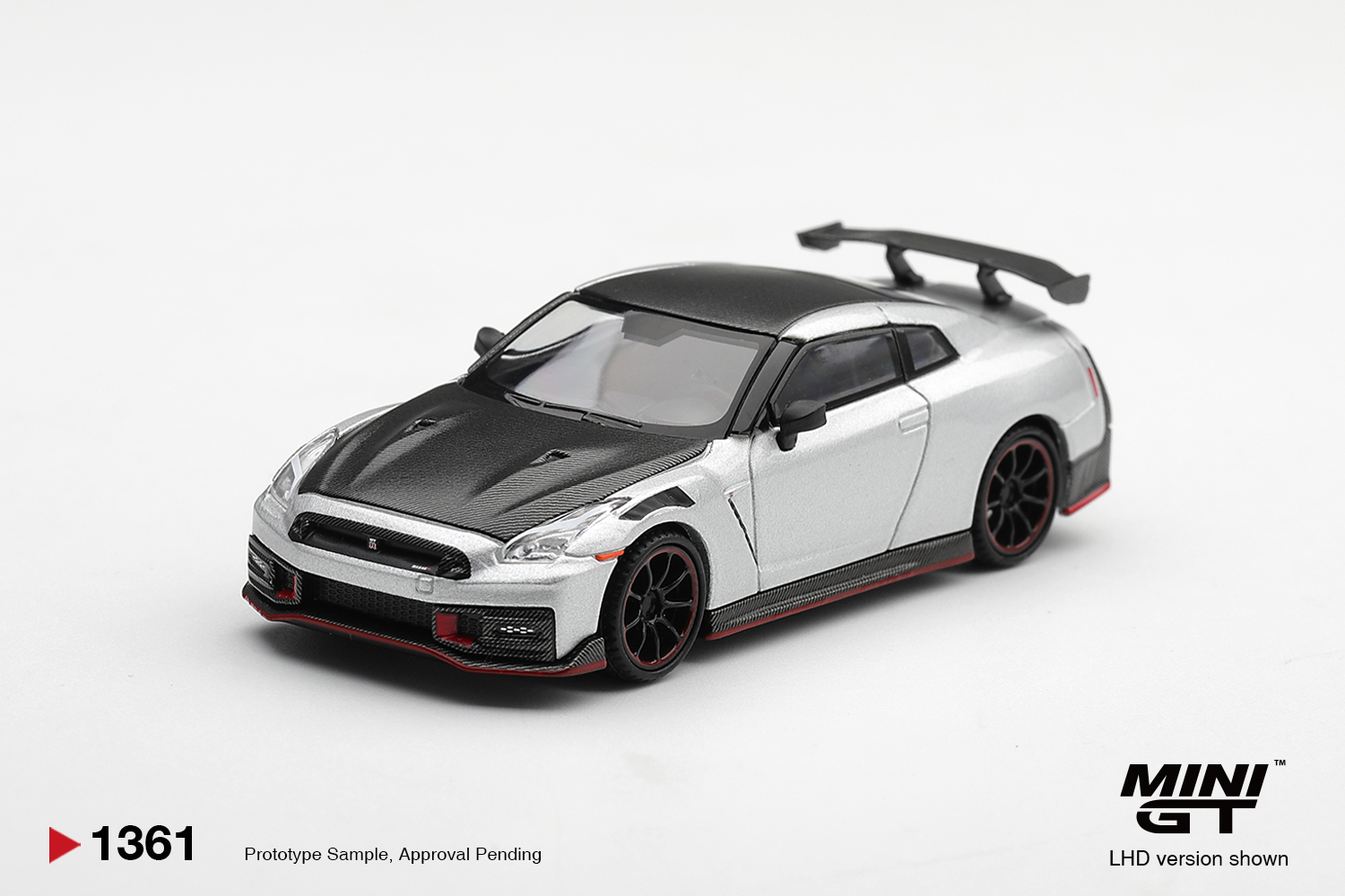 1:64 NISSAN GT-R R35 Nismo (2024), silver metallic - MGT01361-BL