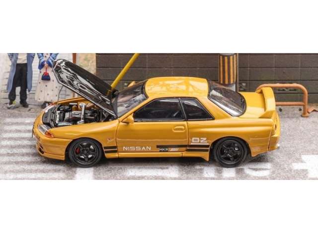 1:64 Nissan GTR-R32 with opening hood, yellow - FH014