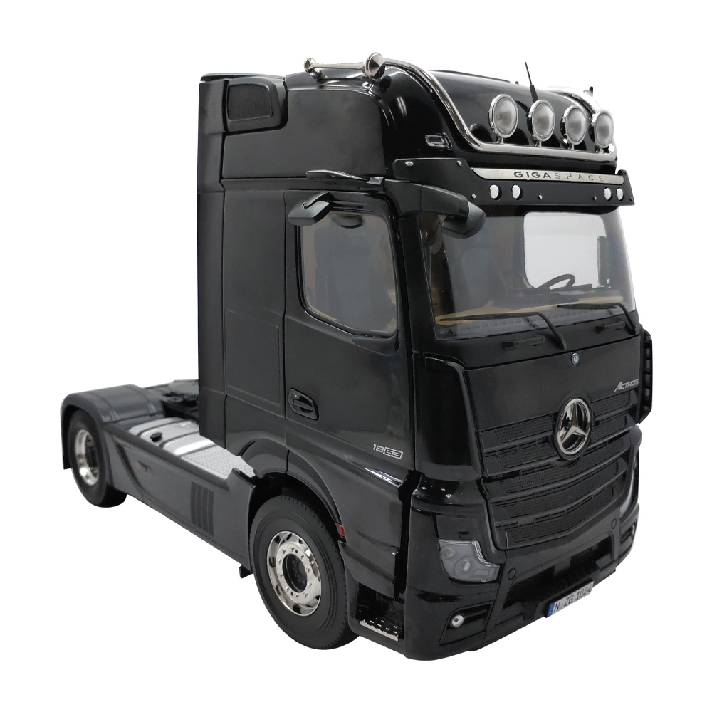 1:18 MERCEDES-BENZ Actros седельный тягач, черный - NZG1024/50