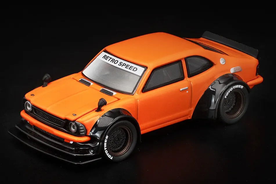 1:64 TOYOTA Corolla KE25, orange - PR640409