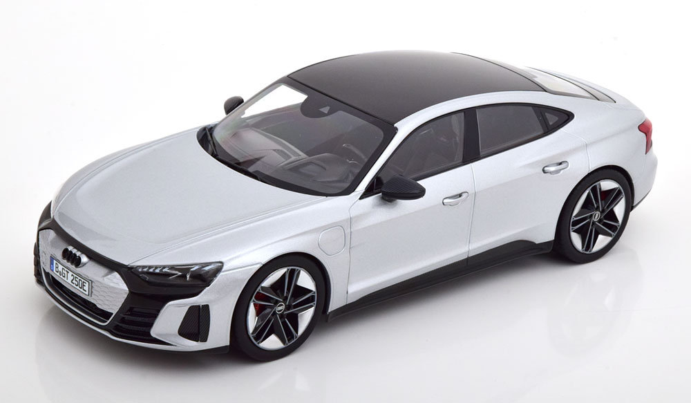 1:18 AUDI RS e-tron GT (2021), silver black - 188381