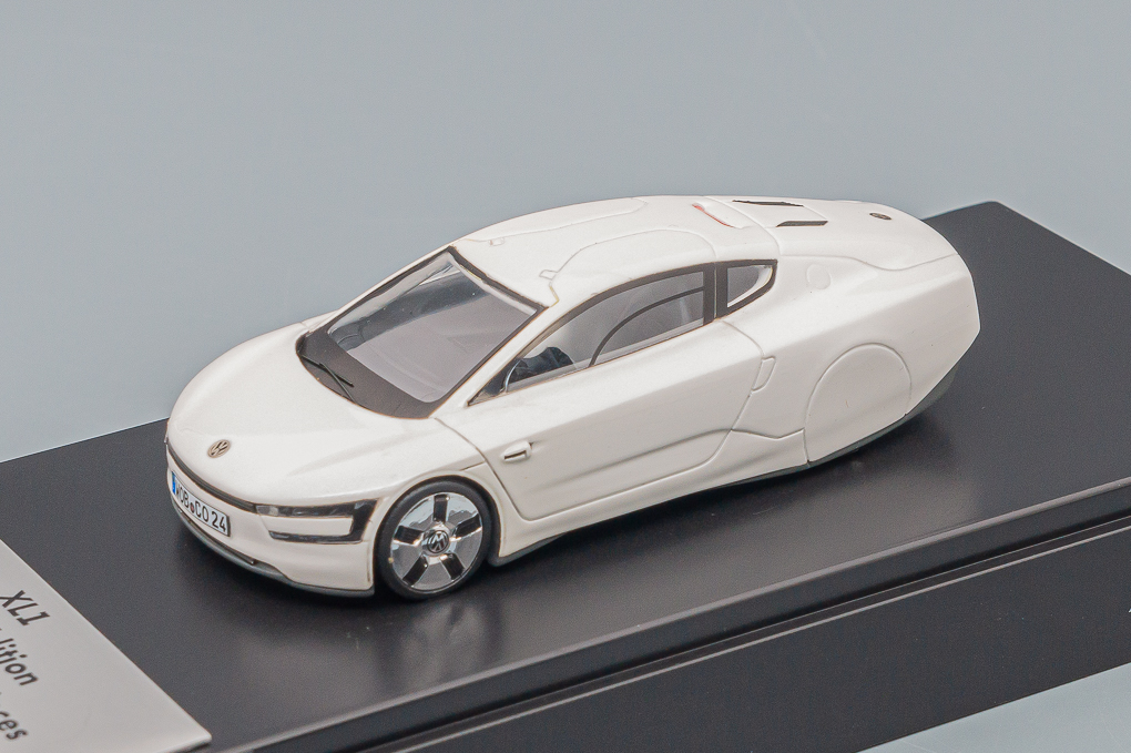 1:43 VOLKSWAGEN XL1 oryx-weiß-met. Qatar Motor Show 2011, white - 6Z3099300084-X1