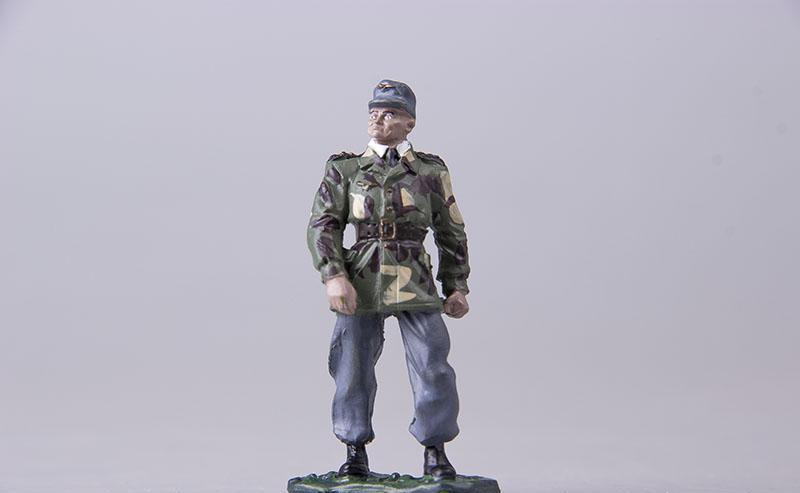 1:32 Фигурка Luftwaffen General, 1944 - NWW070