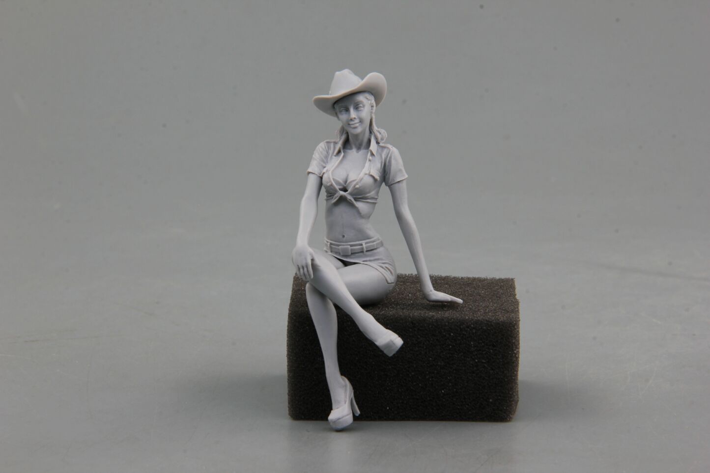 1:24 Фигурка Жанетта (не окрашена) - M004