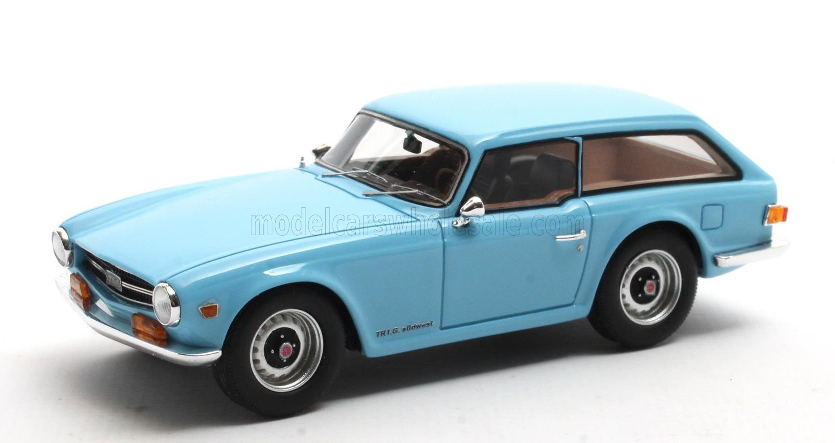 1:43 TRIUMPH Tr6 Shooting Brake Sw Station Wagon (1974), Light Blue - MX41902-021