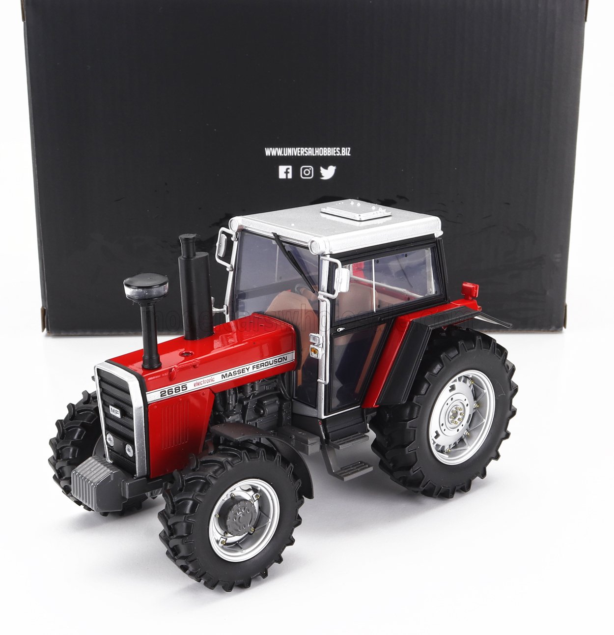 1:32 MASSEY FERGUSON Mf2685 Tractor (1986), Red Silver - UH6369