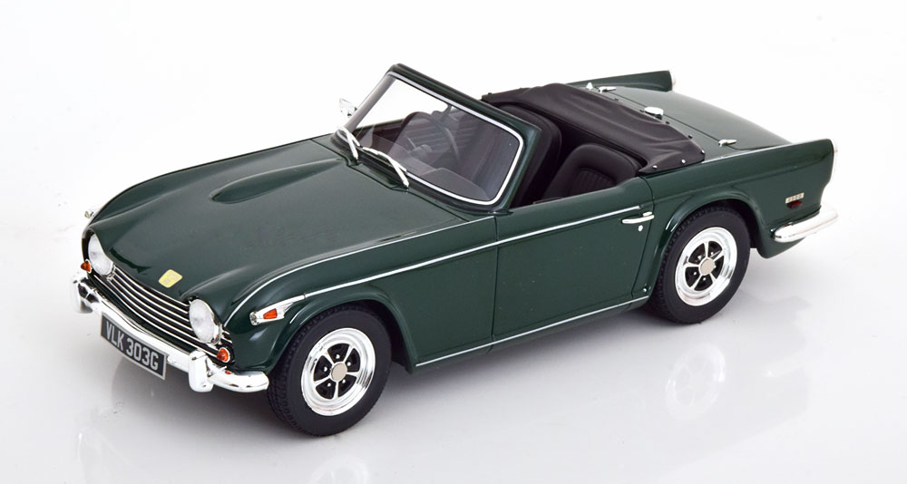 1:18 TRIUMPH TR5 P.I. Roadster (1967), dark green - CML069-03