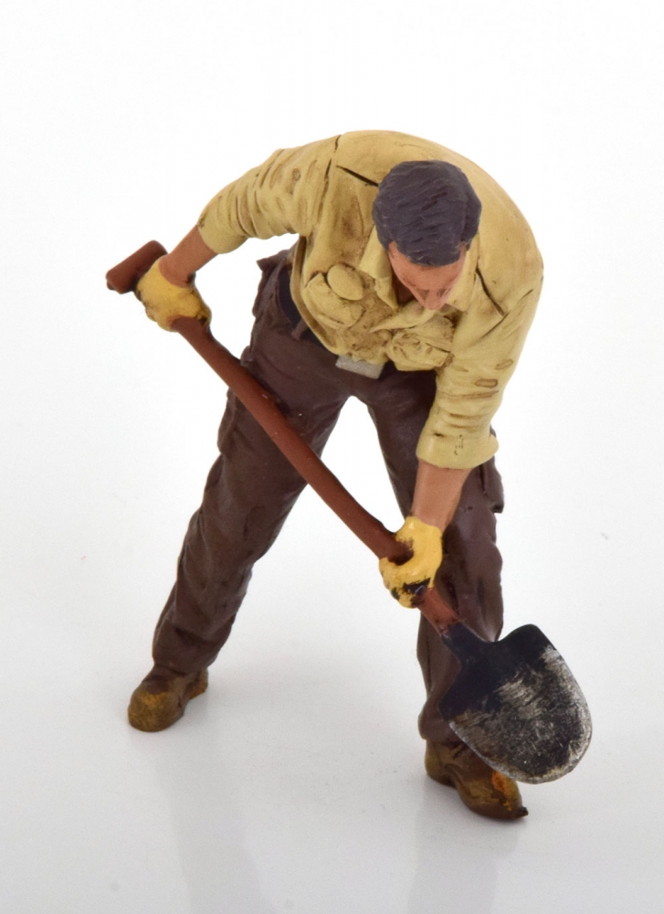 1:18 FIGUR Mechanic Camel Trophy #4 - AD18014