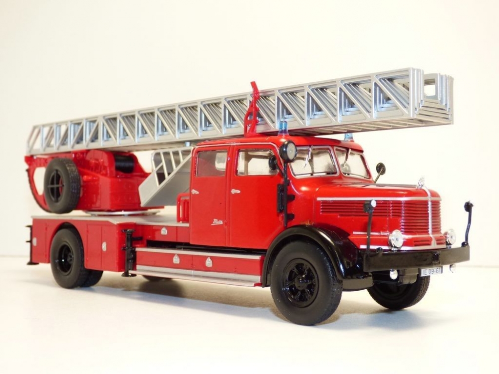 1:43 L'Echelle Pivotante Mécanique de 52 Mètres Metz sur Krupp de Berlin-Est - HP6799-66