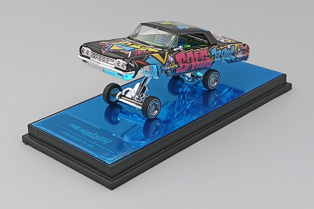 1:64 CHEVROLET Impala Convertible LowRider (1964), black & graffiti - FW64-IMPALA-1