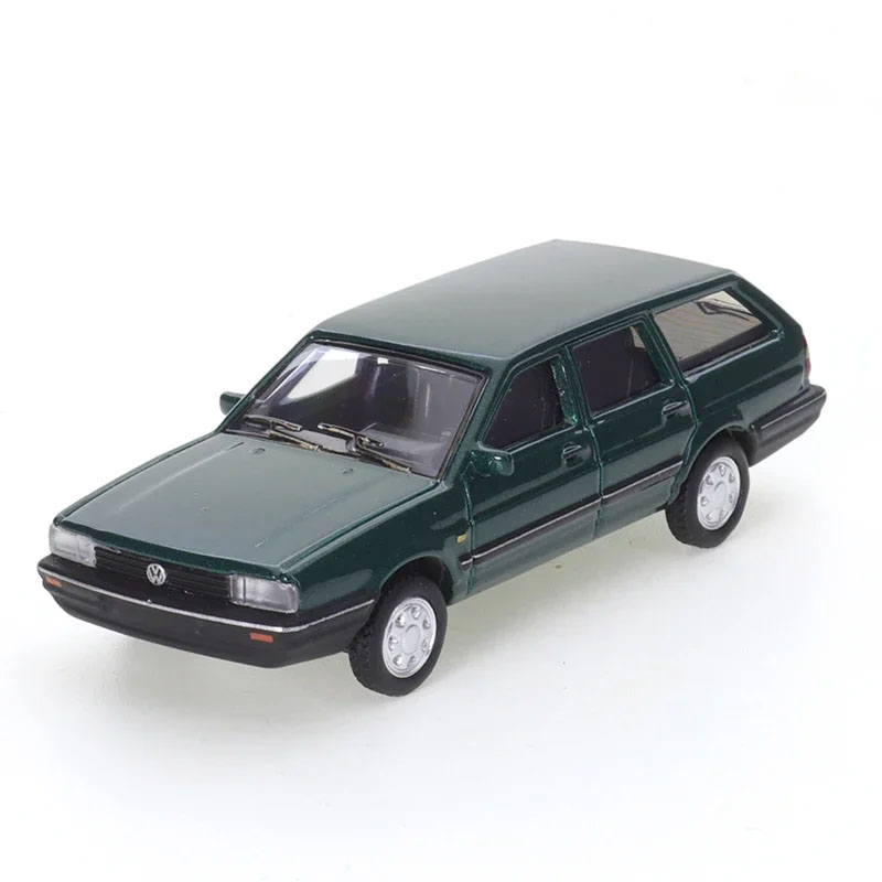 1:64 VOLKSWAGEN Passat Variant (B2) / Santana Wagon, green - Y22-01