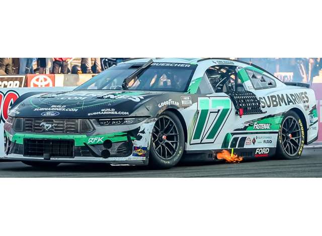 1:64 Ford #17 Chris Buescher *Buildsubmarines.com* white/green 2025 - W172465BSUCHV