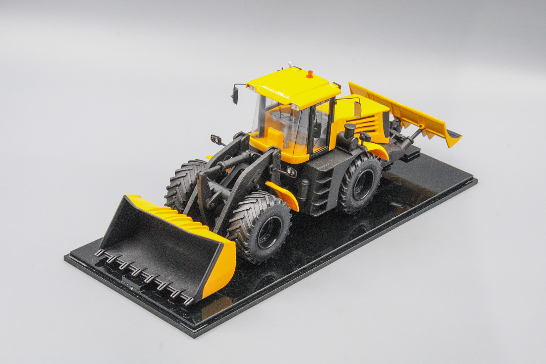 1:43 Трактор К-708 УДМ - prsv002