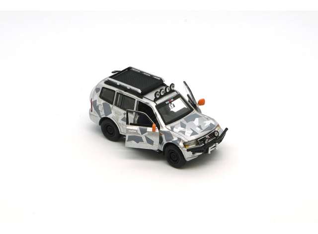 1:64 MITSUBISHI Pajero 3rd gen. LHD *Ice Pack*, 2001 - BM64B0048LHD