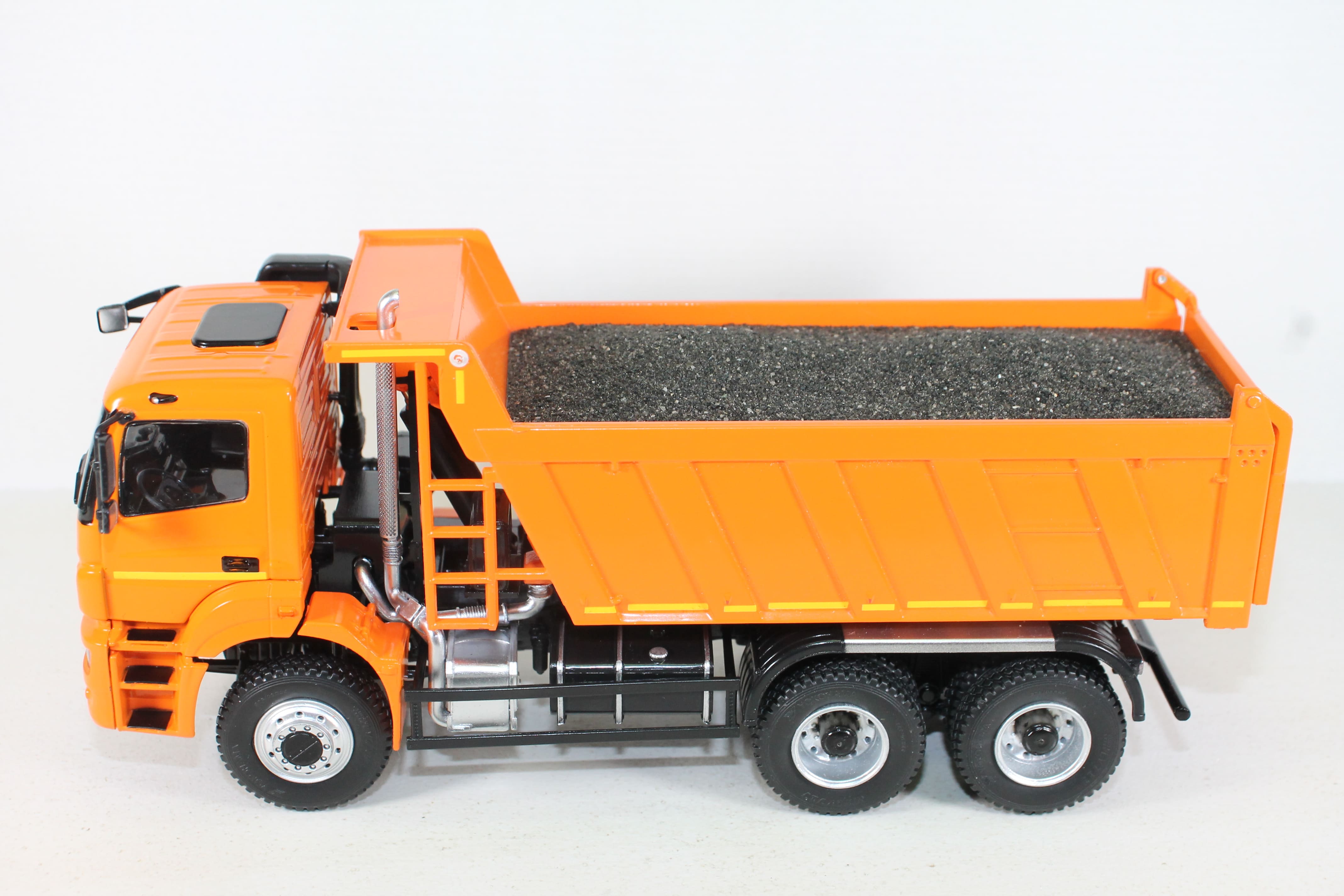 1:43 Груз для Камский-65802 (ССМ) асфальтовая крошка - GK105