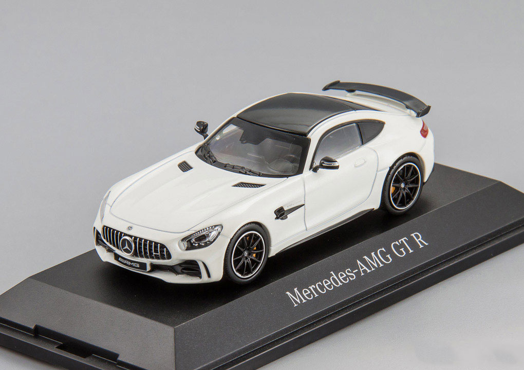 1:43 (Уценка!) MERCEDES-BENZ AMG GT R (С190) 2017 white - B66960442-Z1